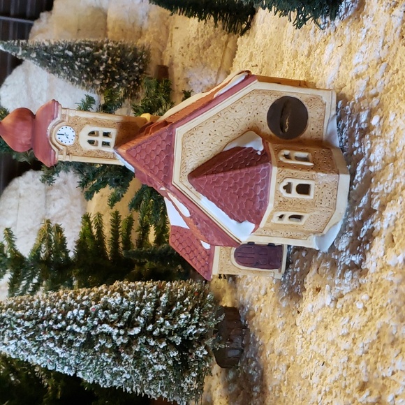 DEPARTMENT 56 - Alpine Village - Alpine Church - In Original Box - Picture 7 of 10